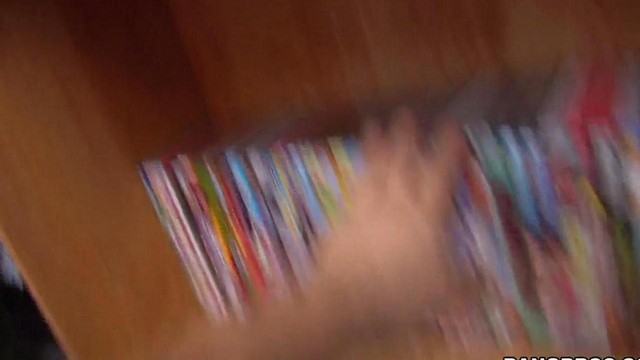 Порно видео #2014: на публике, раком, в магазине, блонды