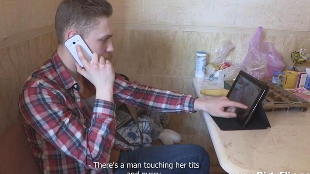 Парень наказал гулящую блондинку с помощью секса с его лучшим другом