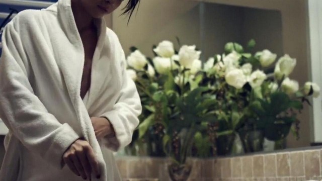 Порно видео #1942: массаж, массажист, аппетитные девки